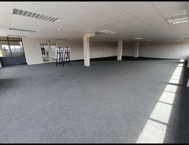 BUSINESS PROPERTY TO RENT IN CRESTA